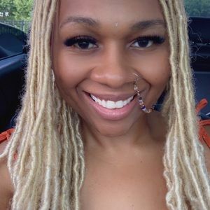 Meet your Posher, Marie